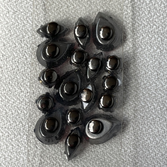 Cuff bracelet in faux red 'stones' and clear plastic. - Picture 15 of 15